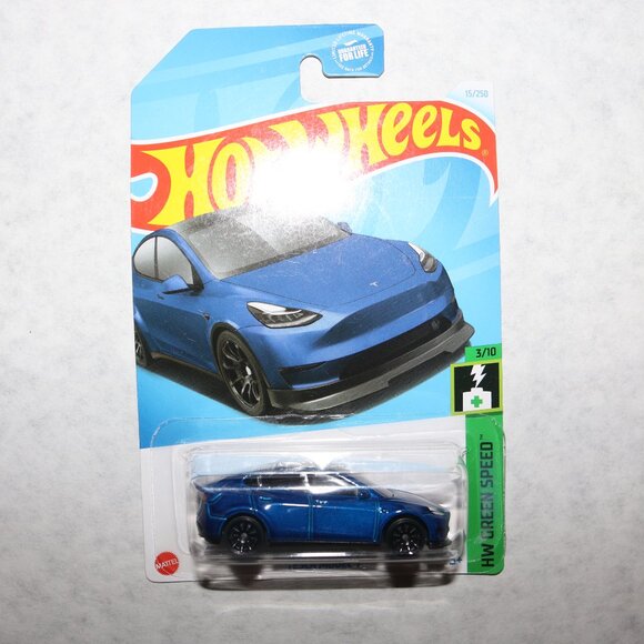 Hot Wheels Ford lot of 6 Tesla S Plaid, Y models and roadster NIP 1:64 scale - Picture 4 of 7